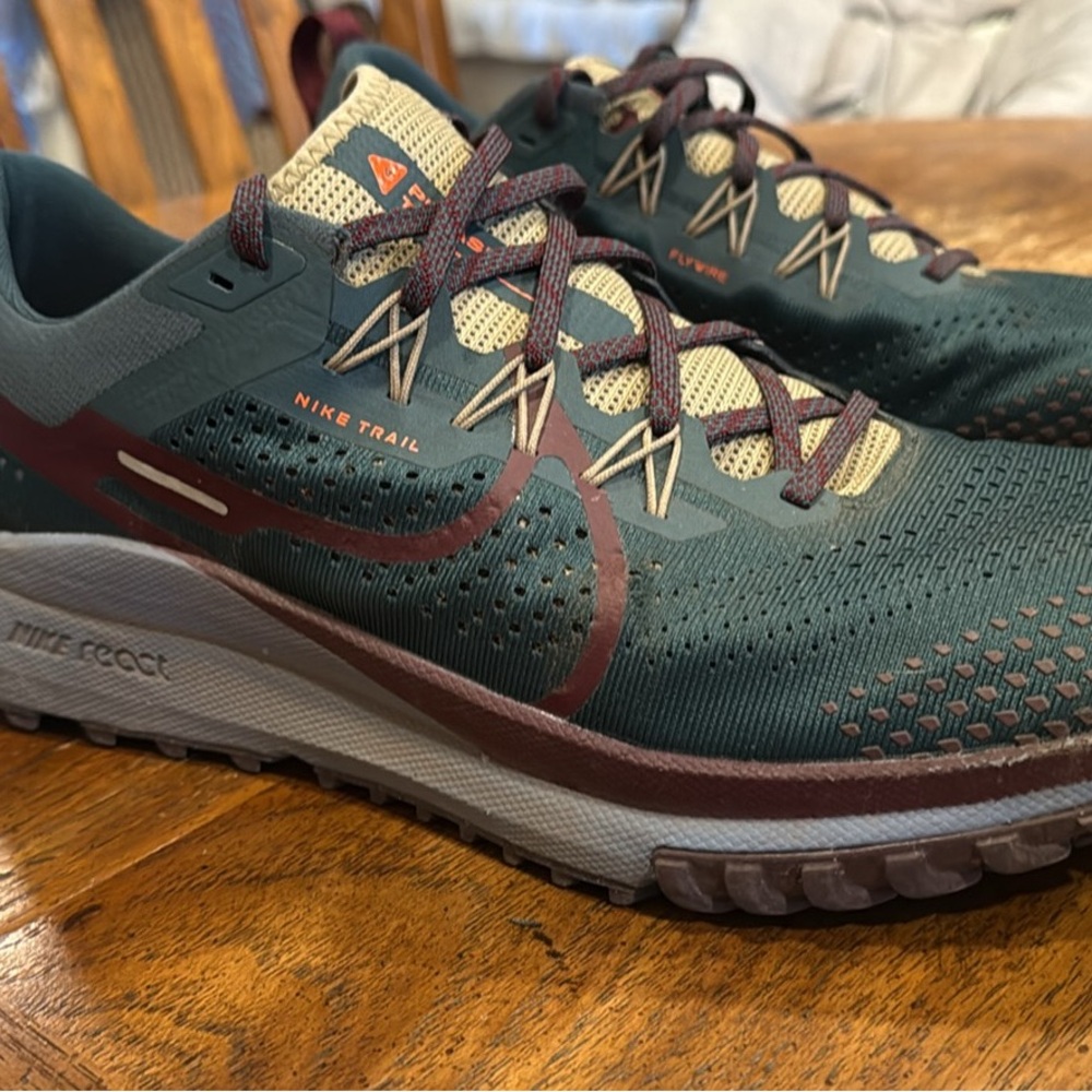 12.5 Nike Men's React Pegasus Trail 4, Running Shoes - Green/Burgundy